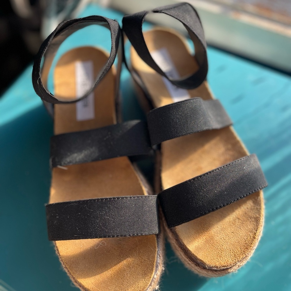 Steve Madden Black Platform Sandals